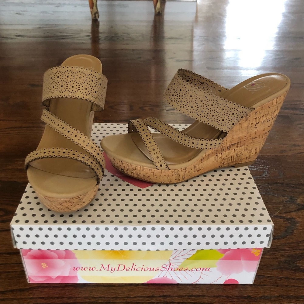Wedges NEVER WORN - Picture 2 of 6